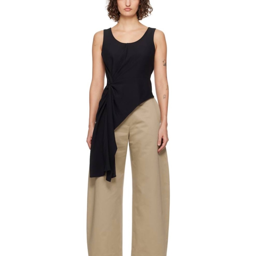 RECTO Black Asymmetric Twisted Top